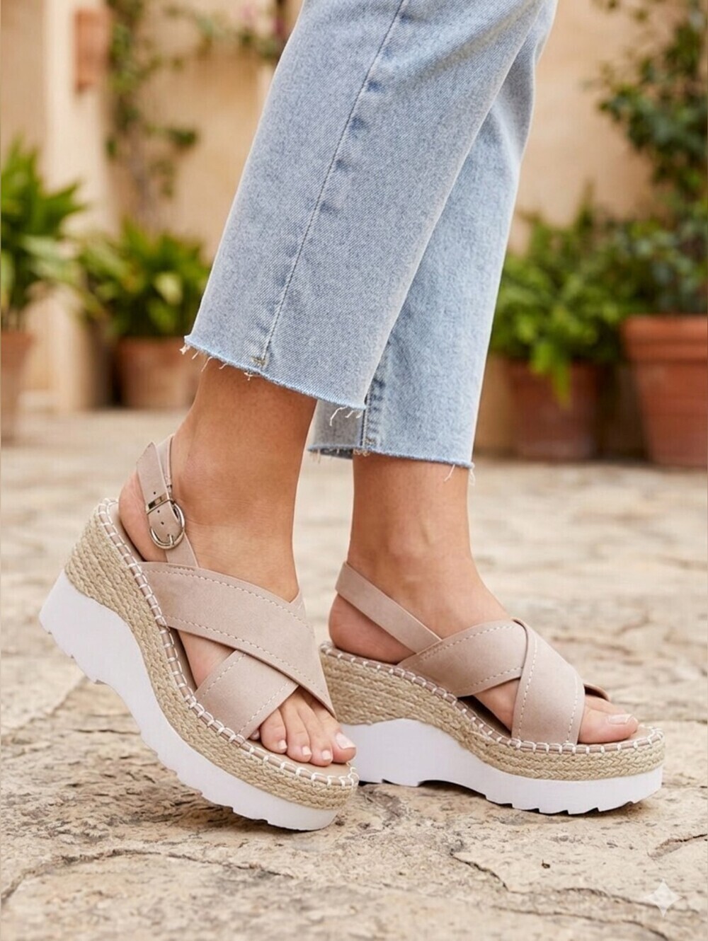 Yoki Jackie-05 Beige & White Espadrille Wedge Platform Sandals Size 7.5 NEW